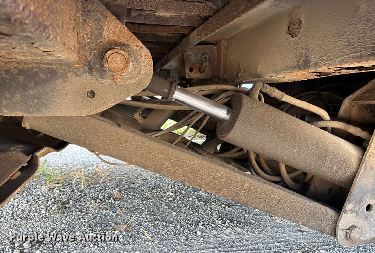 image for item DU1311 2007 Trail King TK70HT-482 drop deck hydraulic tail equipment trailer