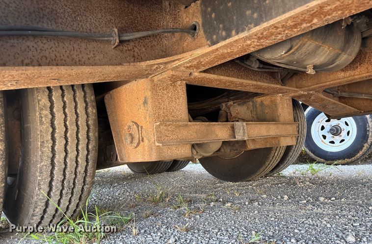 image for item DU1311 2007 Trail King TK70HT-482 drop deck hydraulic tail equipment trailer