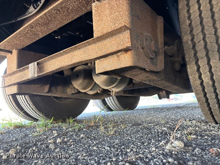 image for item DU1311 2007 Trail King TK70HT-482 drop deck hydraulic tail equipment trailer