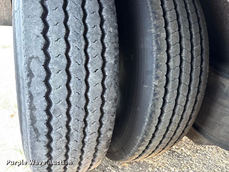 image for item DU1311 2007 Trail King TK70HT-482 drop deck hydraulic tail equipment trailer