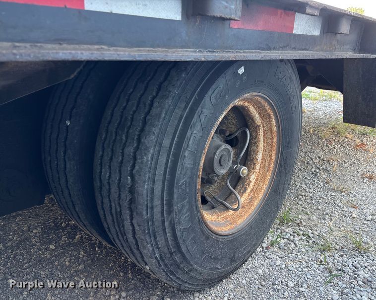 image for item DU1311 2007 Trail King TK70HT-482 drop deck hydraulic tail equipment trailer