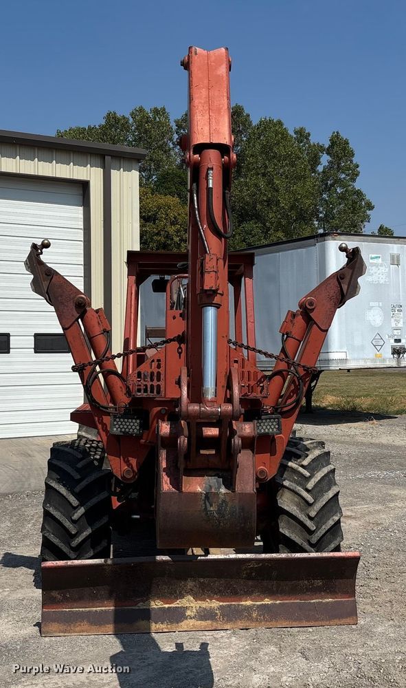 image for item DU1318 1997 Ditch Witch 7610 trencher