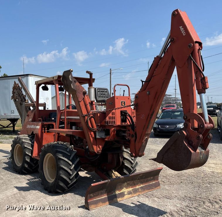 image for item DU1318 1997 Ditch Witch 7610 trencher