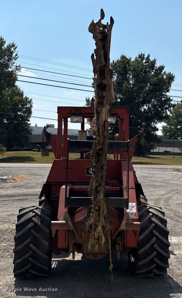 image for item DU1318 1997 Ditch Witch 7610 trencher
