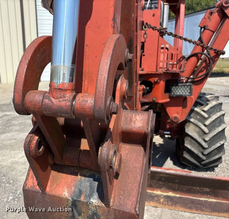 image for item DU1318 1997 Ditch Witch 7610 trencher
