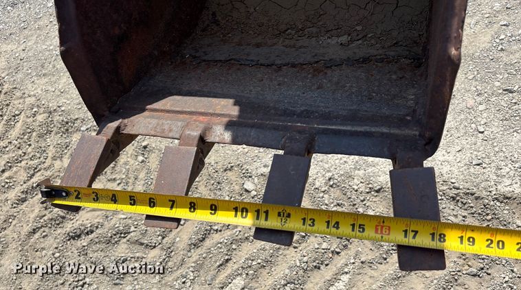 image for item DU1318 1997 Ditch Witch 7610 trencher