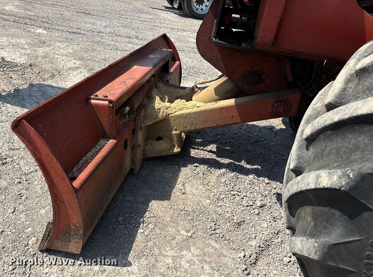 image for item DU1318 1997 Ditch Witch 7610 trencher