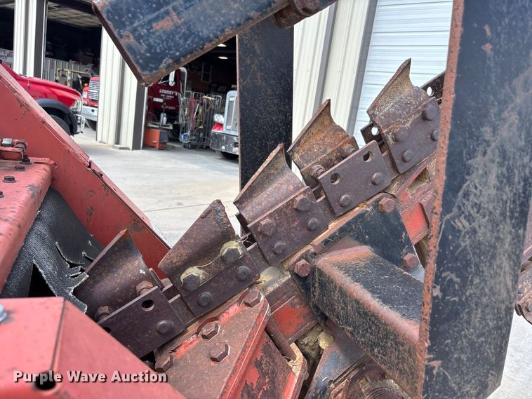 image for item DU1318 1997 Ditch Witch 7610 trencher