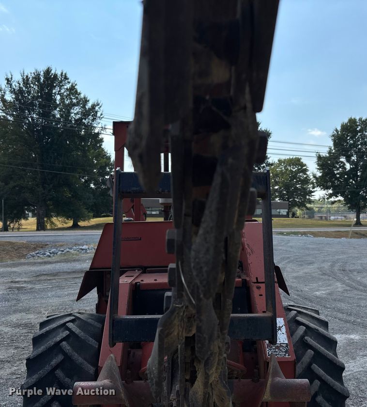 image for item DU1318 1997 Ditch Witch 7610 trencher