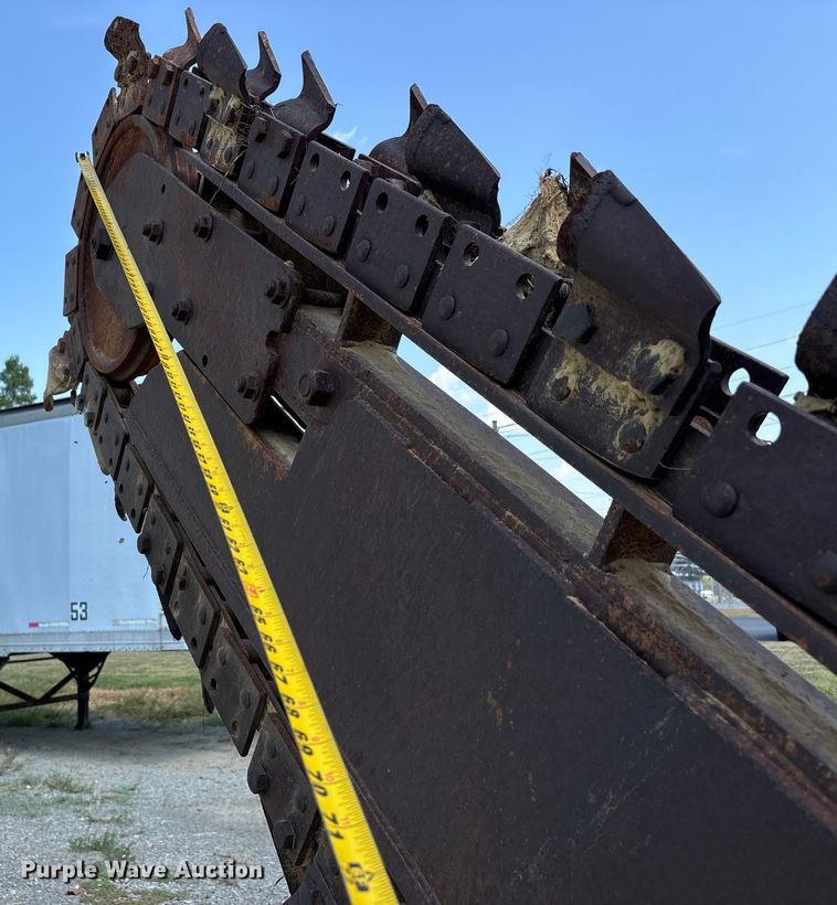 image for item DU1318 1997 Ditch Witch 7610 trencher