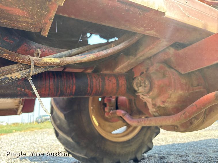 image for item DU1318 1997 Ditch Witch 7610 trencher