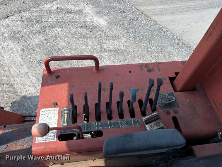 image for item DU1318 1997 Ditch Witch 7610 trencher