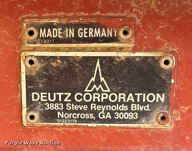 image for item DU1318 1997 Ditch Witch 7610 trencher