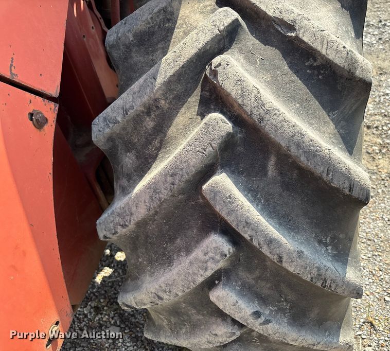 image for item DU1318 1997 Ditch Witch 7610 trencher