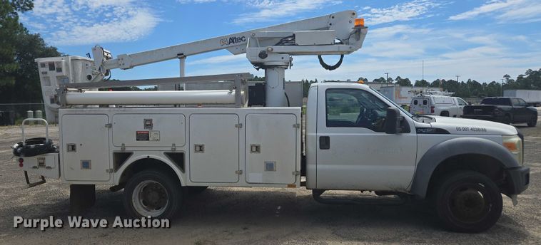 CAMIóN CON CANASTILLA 2011 FORD ALTEC