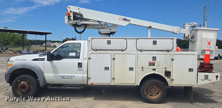 image for item DU2508 2011 Ford F450 Super Duty  bucket truck