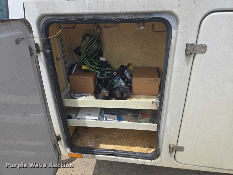 image for item DU2508 2011 Ford F450 Super Duty  bucket truck