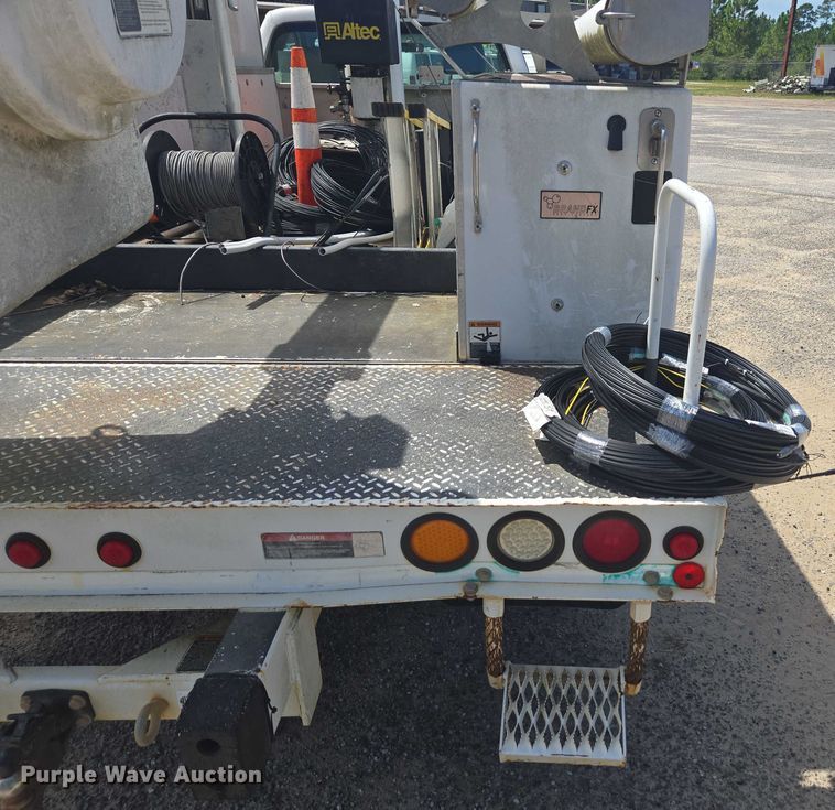 image for item DU2508 2011 Ford F450 Super Duty  bucket truck