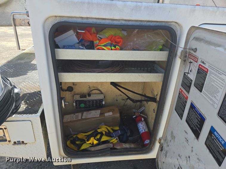 image for item DU2508 2011 Ford F450 Super Duty  bucket truck