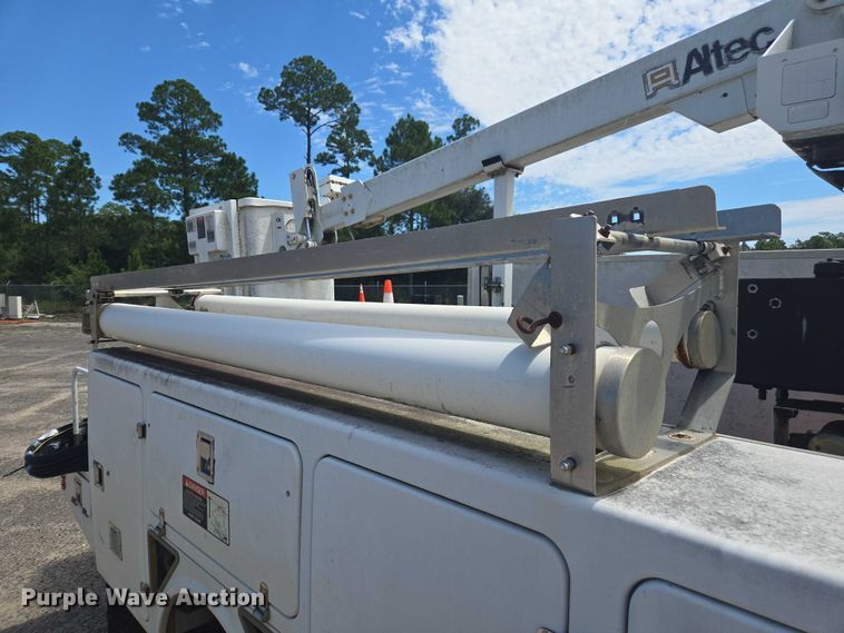 image for item DU2508 2011 Ford F450 Super Duty  bucket truck