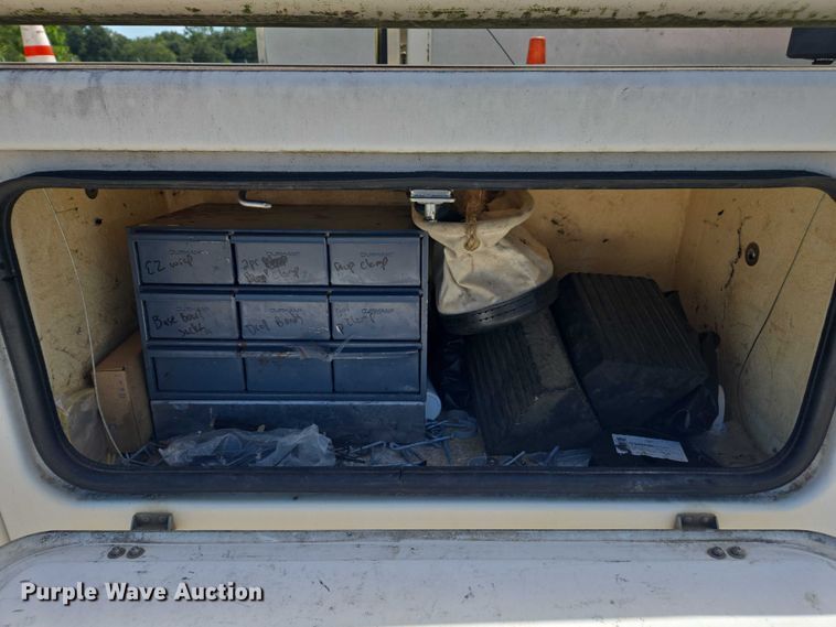 image for item DU2508 2011 Ford F450 Super Duty  bucket truck