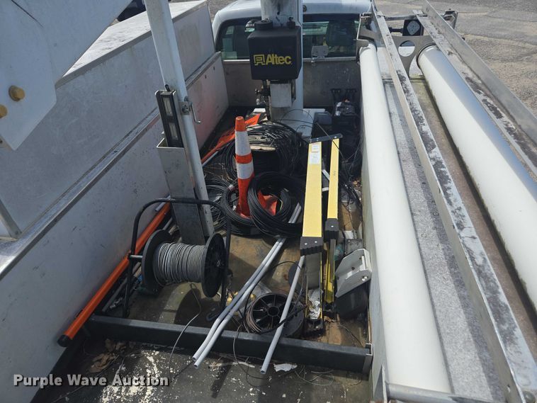 image for item DU2508 2011 Ford F450 Super Duty  bucket truck