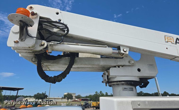 image for item DU2508 2011 Ford F450 Super Duty  bucket truck