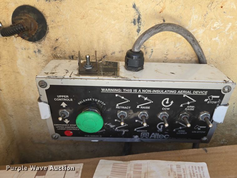 image for item DU2508 2011 Ford F450 Super Duty  bucket truck