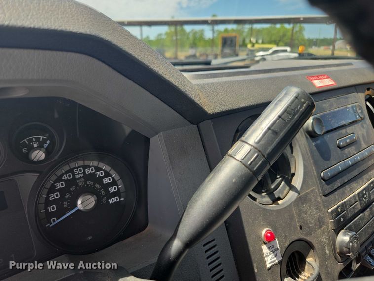 image for item DU2508 2011 Ford F450 Super Duty  bucket truck