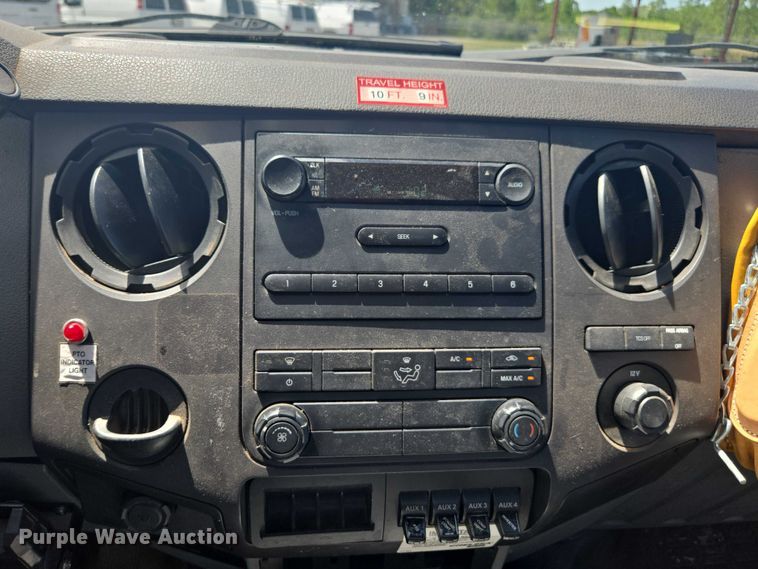 image for item DU2508 2011 Ford F450 Super Duty  bucket truck