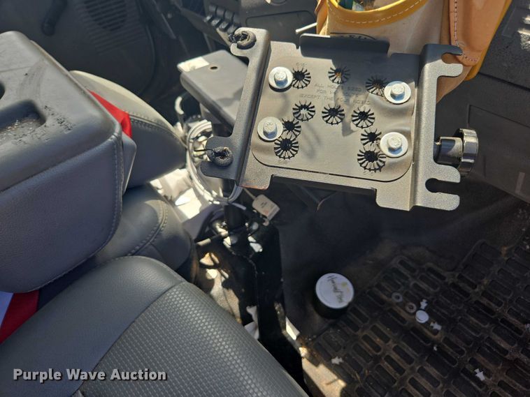 image for item DU2508 2011 Ford F450 Super Duty  bucket truck