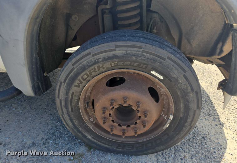 image for item DU2508 2011 Ford F450 Super Duty  bucket truck