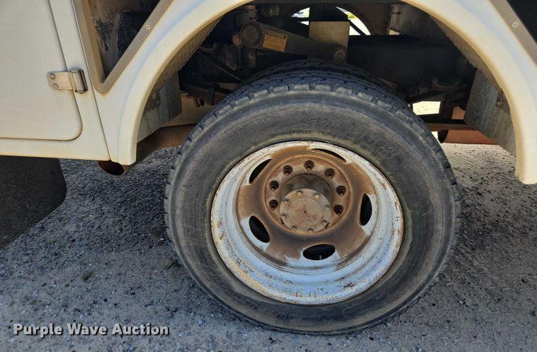 image for item DU2508 2011 Ford F450 Super Duty  bucket truck