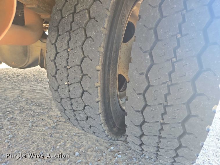 image for item DU2508 2011 Ford F450 Super Duty  bucket truck