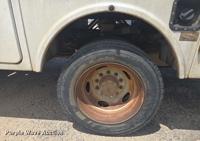 image for item DU2508 2011 Ford F450 Super Duty  bucket truck