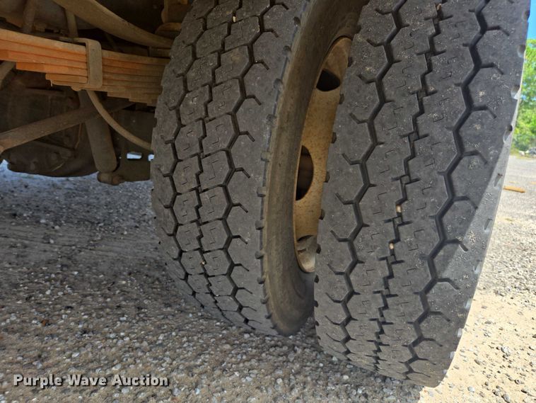 image for item DU2508 2011 Ford F450 Super Duty  bucket truck