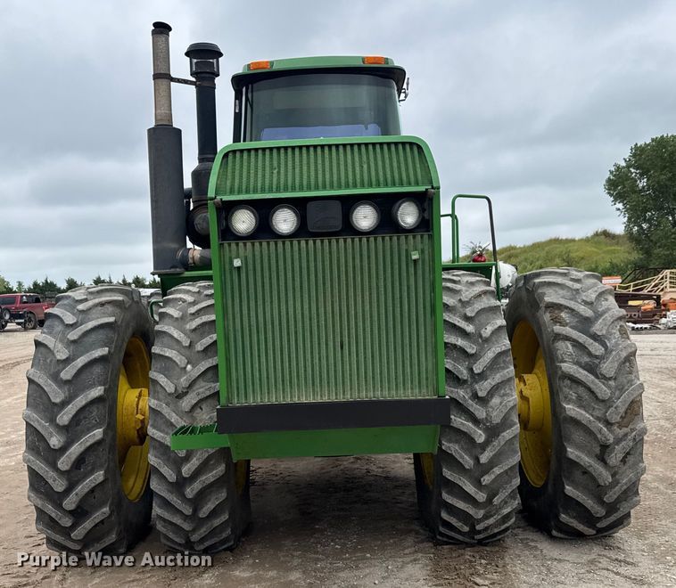 image for item DU6780 1995 John Deere 8770 4WD tractor