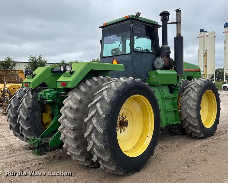 image for item DU6780 1995 John Deere 8770 4WD tractor