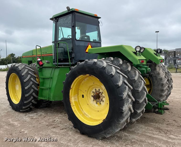 image for item DU6780 1995 John Deere 8770 4WD tractor