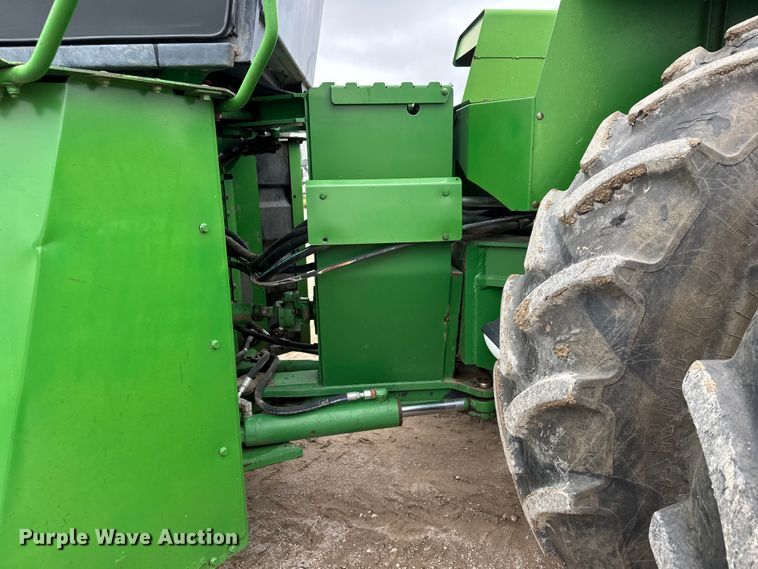 image for item DU6780 1995 John Deere 8770 4WD tractor