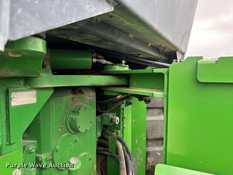 image for item DU6780 1995 John Deere 8770 4WD tractor