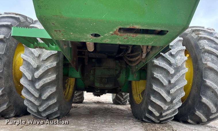 image for item DU6780 1995 John Deere 8770 4WD tractor