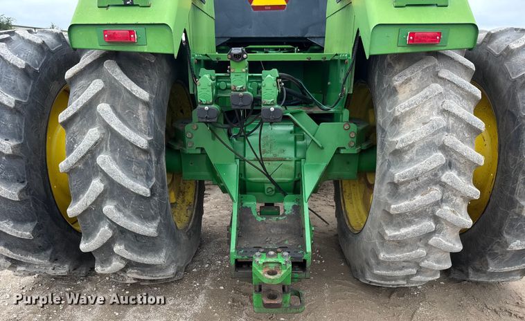 image for item DU6780 1995 John Deere 8770 4WD tractor