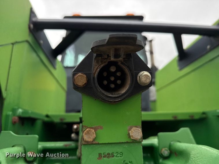 image for item DU6780 1995 John Deere 8770 4WD tractor