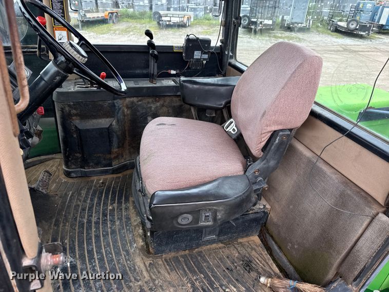 image for item DU6780 1995 John Deere 8770 4WD tractor