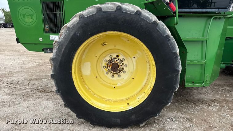 image for item DU6780 1995 John Deere 8770 4WD tractor