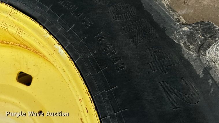 image for item DU6780 1995 John Deere 8770 4WD tractor