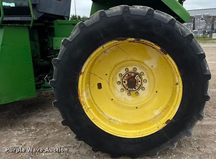 image for item DU6780 1995 John Deere 8770 4WD tractor