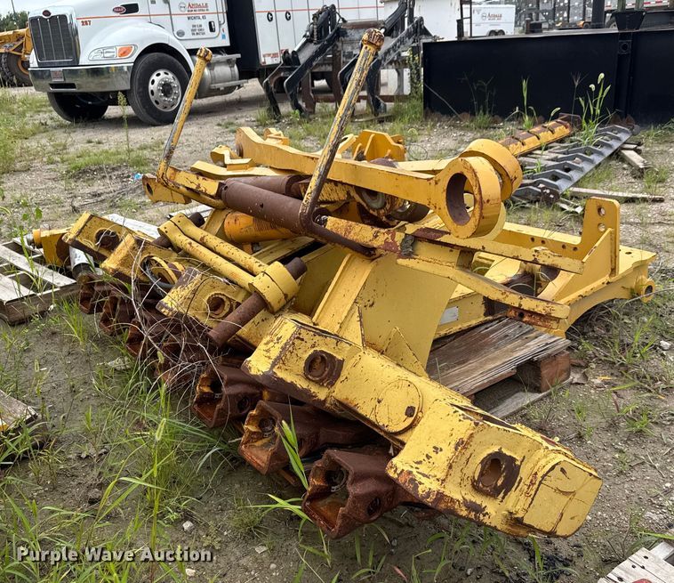 image for item DU6781 Diamond Motor grader ripper