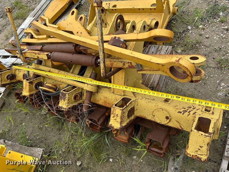 image for item DU6781 Diamond Motor grader ripper